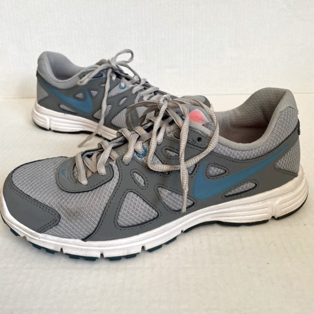 Nike revolution 2 running casual athletic sneakers gray and blue size 8